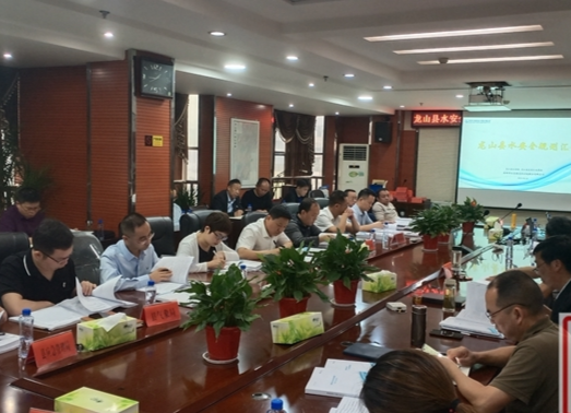 储军主持召开县水安全规划部门意见征求会