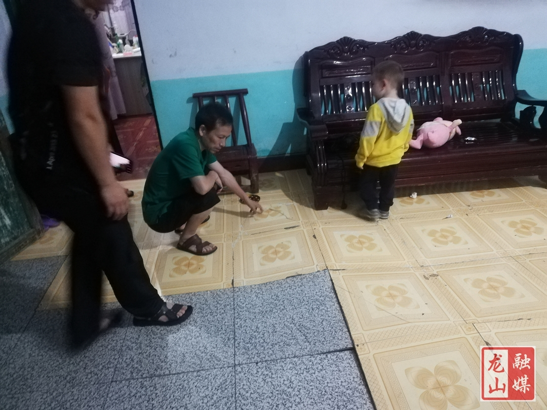 深夜出现地质灾害滑坡险情 县自然资源局紧急处理