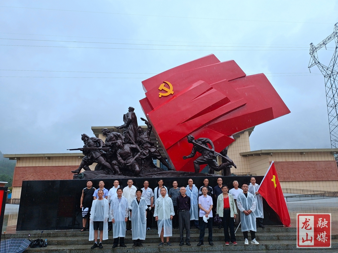 大安乡老干党支部开展庆“七一”活动