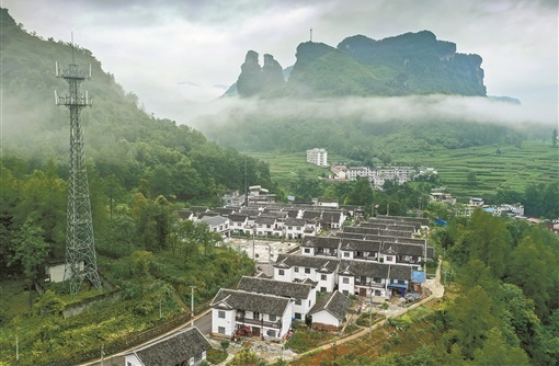 湖南日报：安置小区美如画