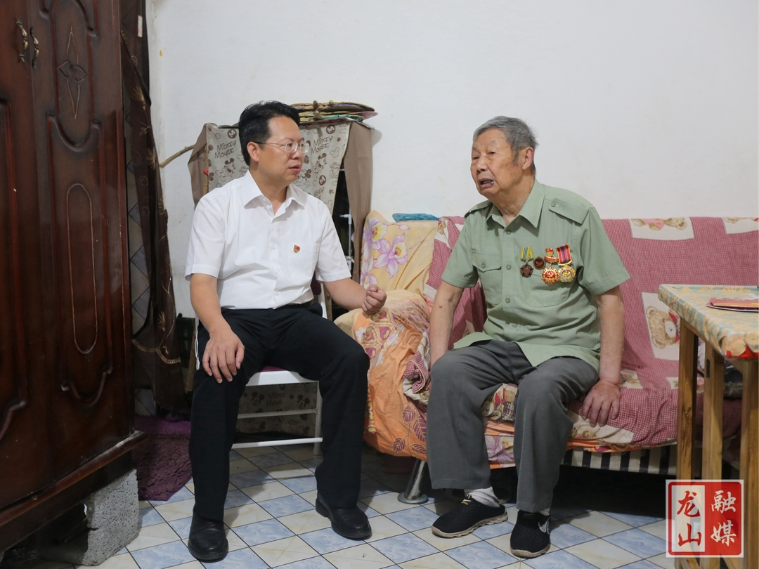 刘冬生走访慰问退役军人