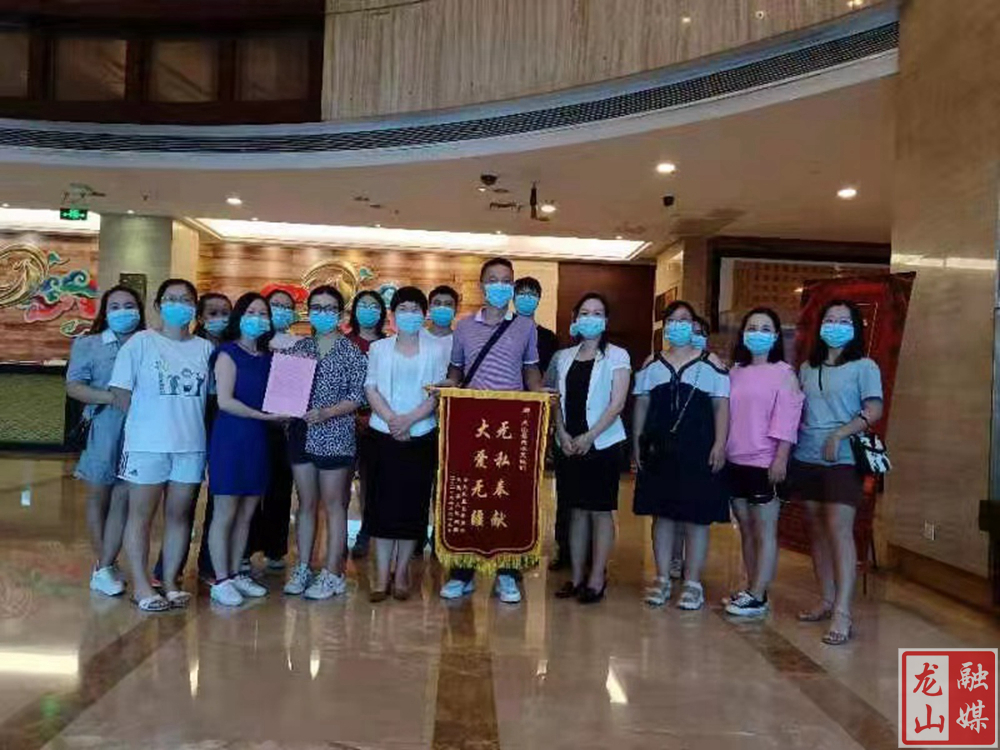 “战疫”再出征！龙山县支援凤凰县核酸采样检测