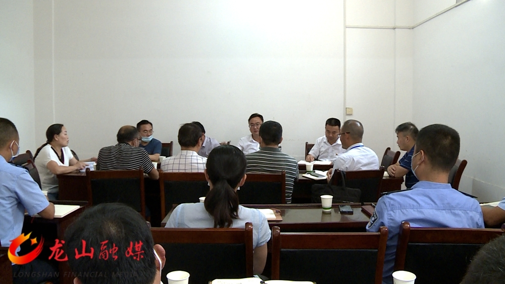 李延堃安排部署核酸检测和疫苗接种工作