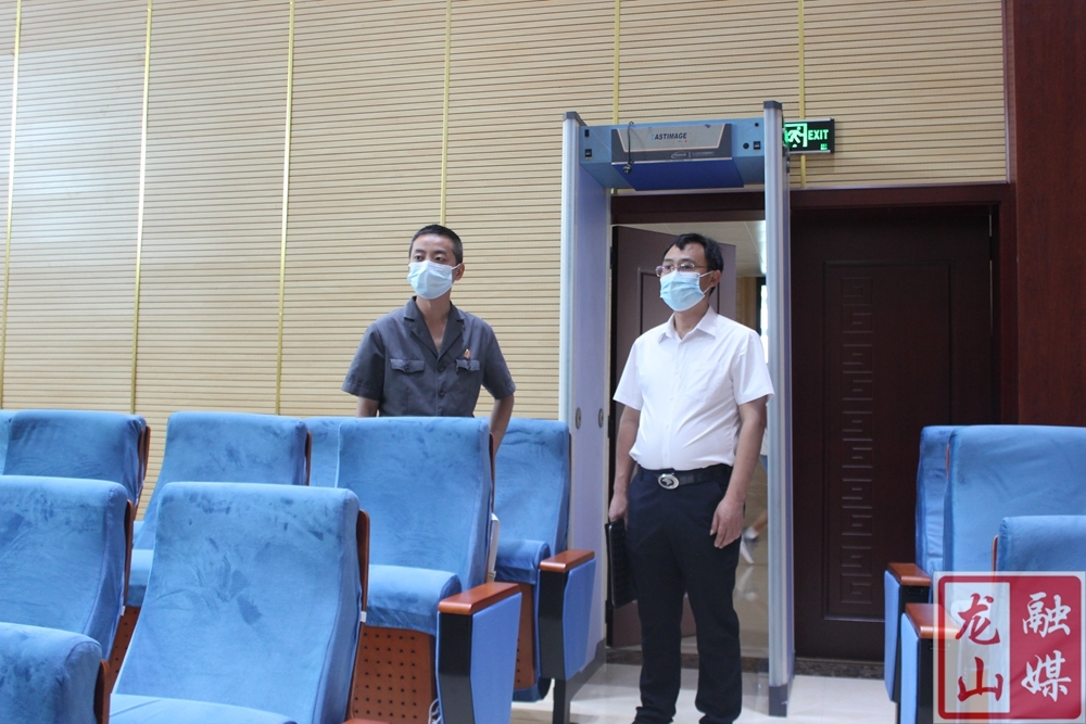 杜丛志检查疫情防控工作