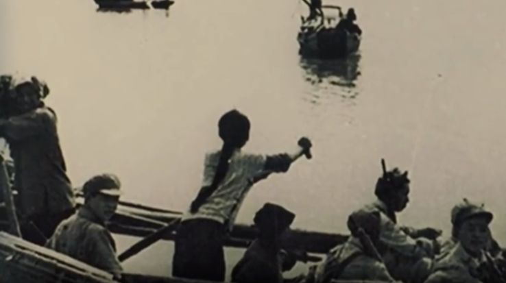 我比任何时候更懂你丨照片中这位大辫子姑娘是谁？