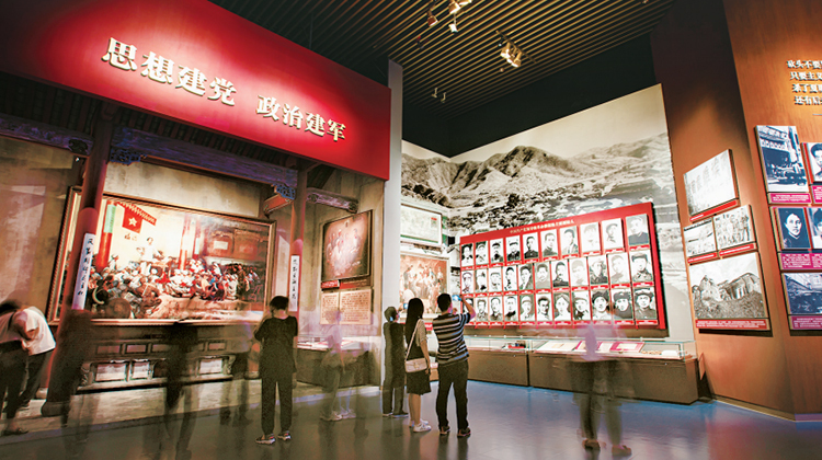 加强政治建设 确保全党步调一致向前进