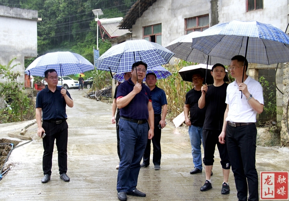 州应急管理局一行深入洛塔乡调研指导灾后重建恢复工作