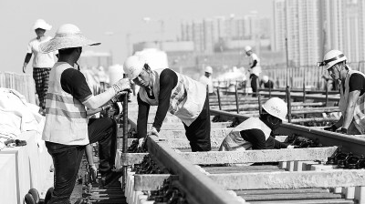 国庆假期，施工人员仍奋战一线