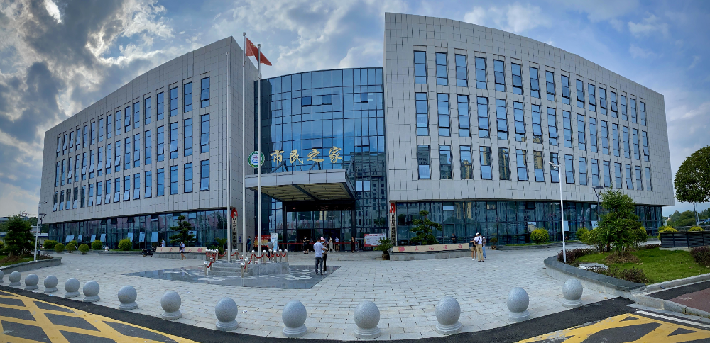 龙山县：深化“放管服”改革 跑出政务服务“家”速度