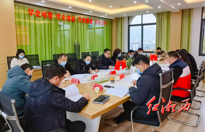 湘西州开展互联网新闻信息服务许可单位总编辑集中述职