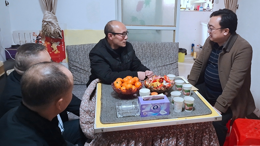 【新春走基层】李延堃走访慰问企业困难职工