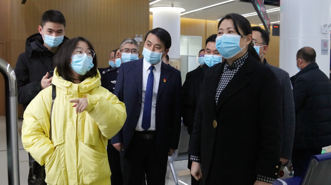 新年上班第一天：时荣芬调研龙山县“放管服”改革和优化营商环境工作