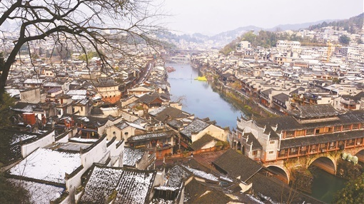 湖南日报要闻版头条｜赏秘境风光 品千年古韵——湘西自治州发力打造国内外知名旅游目的地
