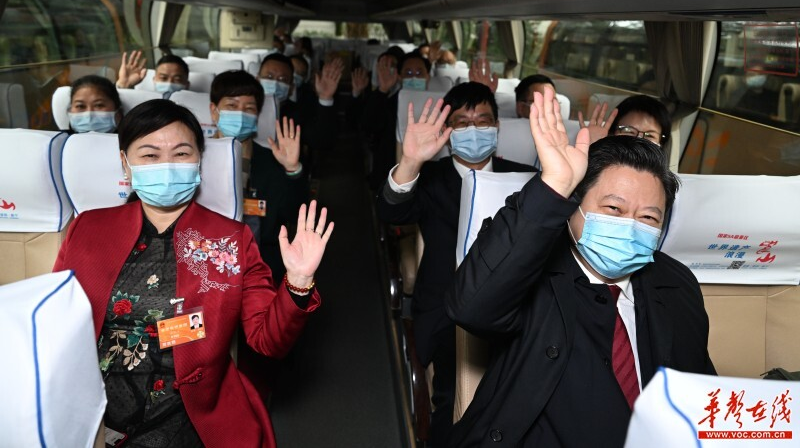 快讯丨在湘全国人大代表启程赴京