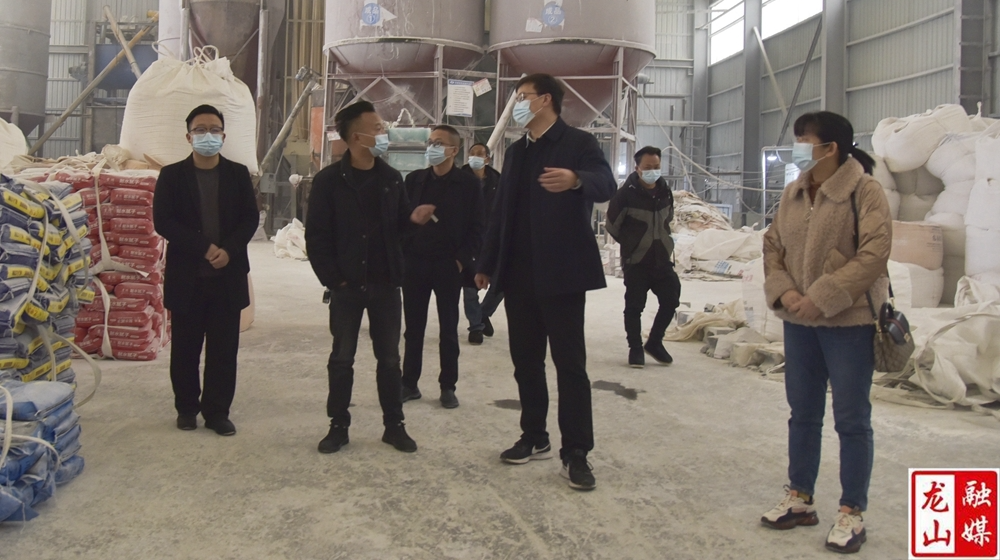 向怿文走访调研龙山县宇航工贸有限公司