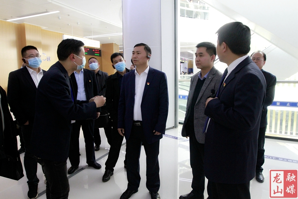 周胜益调研全县“放管服”改革优化营商环境工作