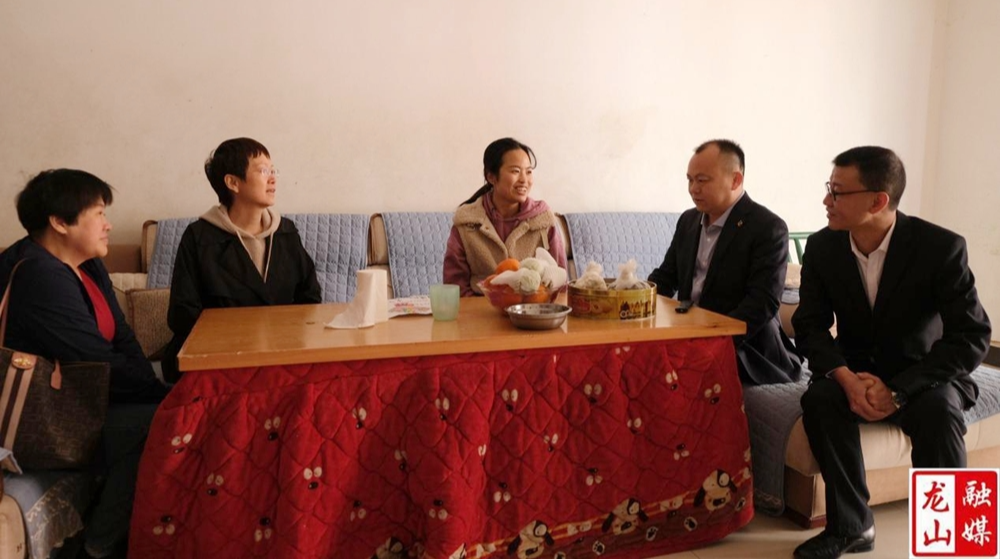 省乡村振兴局调研组来龙山调研指导乡村振兴工作