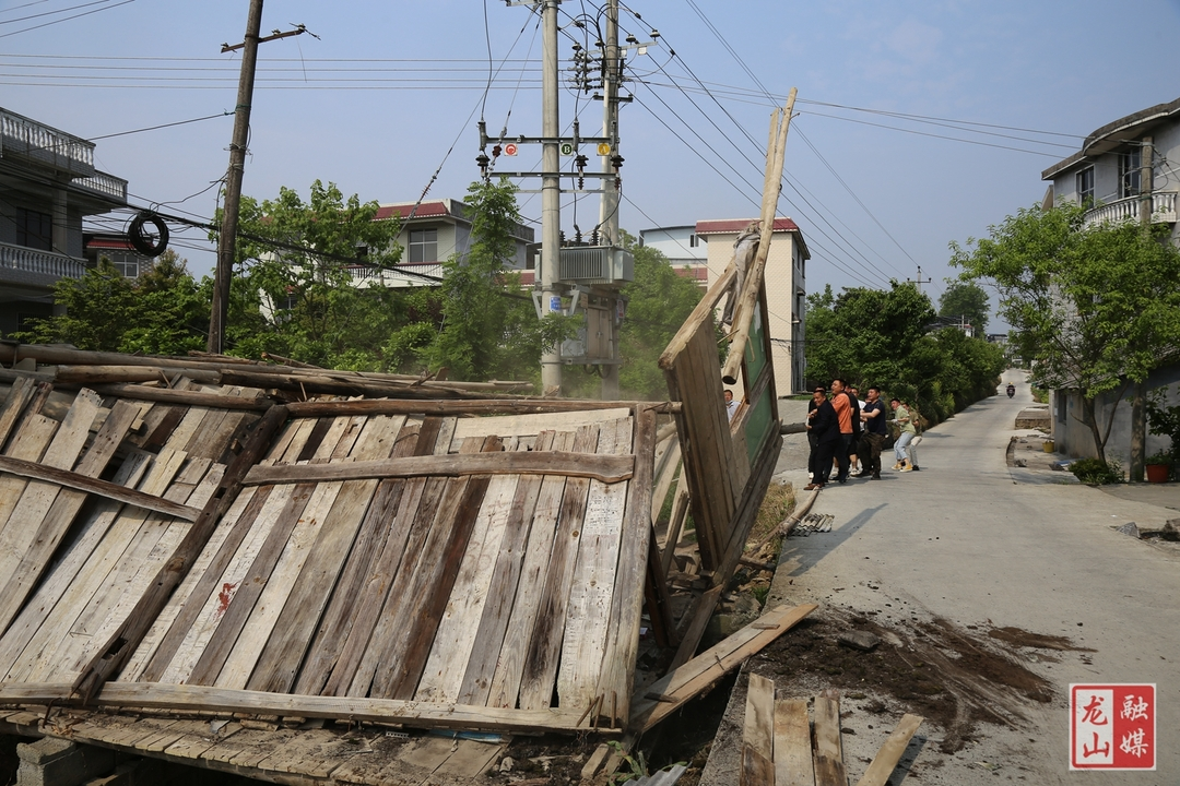 【喜迎二十大·全域文明创建在行动】兴隆街道召开城乡人居环境综合整治“大会战”推进会