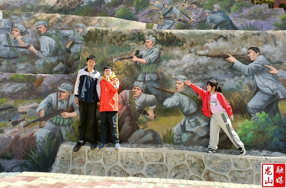 龙山红色旅游受青睐