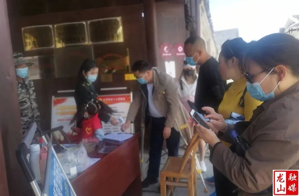 茨岩塘：“五一”红色旅游持续升温