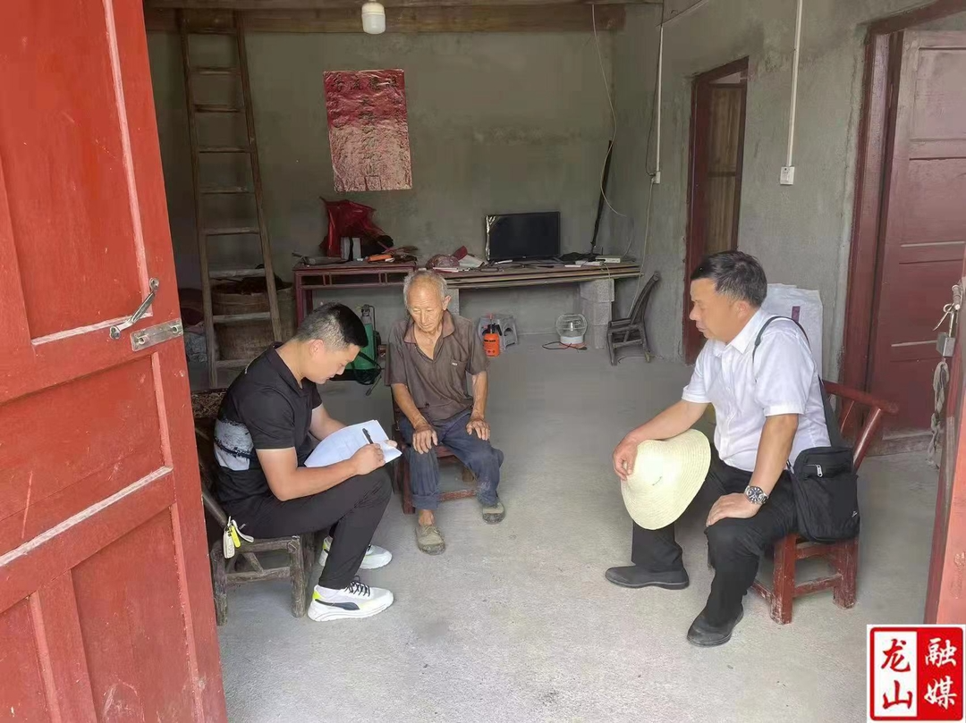 向德和到水田坝镇调研粮食生产工作