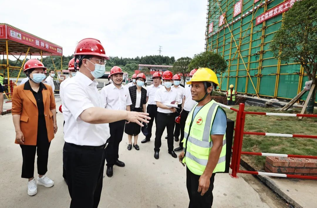 毛伟明在湘西自治州调研：高效统筹 转型发展 全力以赴冲刺“双过半”