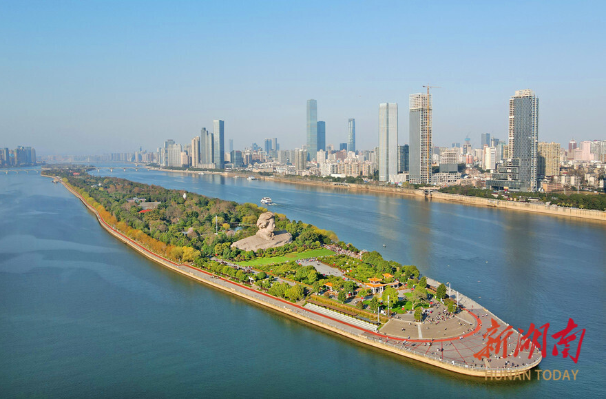 湖南日报社推出大型融媒体特别报道《非凡十年》