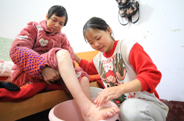 用阳光驱散生命的阴霾 ——记2022年全国向上向善好青年入围者邹晴