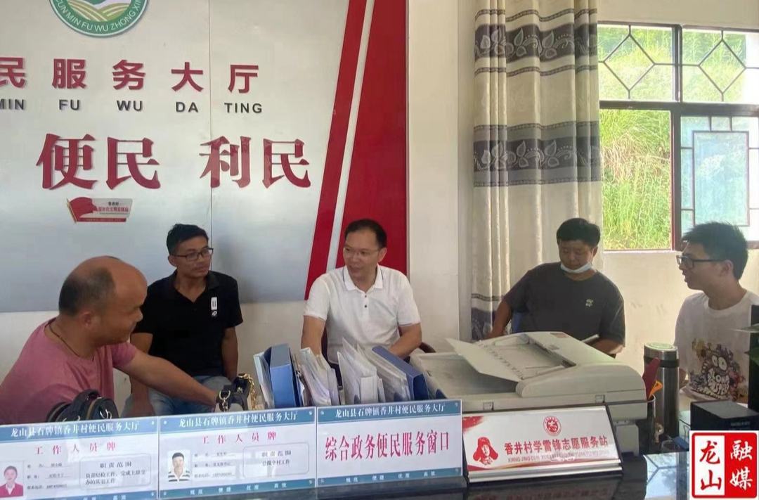 谭必松到相关村（社区）调研指导乡村振兴等工作