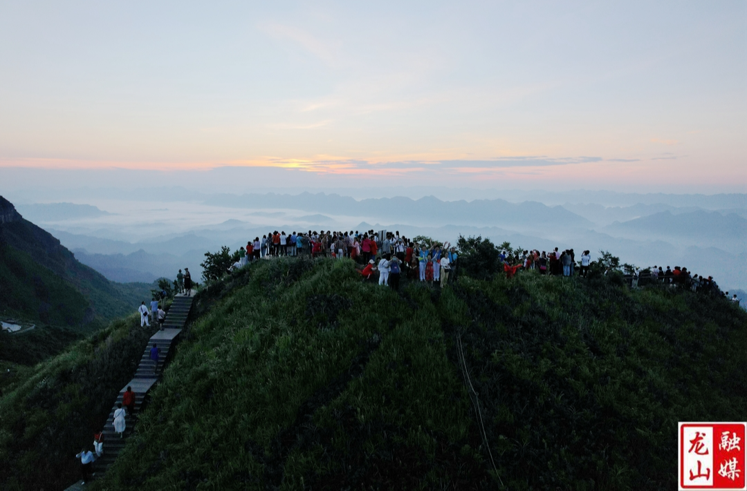 湖南中茂文旅集团带团体验龙山县全域旅游