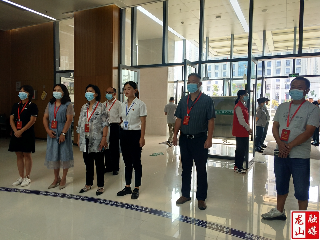 县政协组织省、州、县政协委员开展“走流程、解难题、优服务”活动