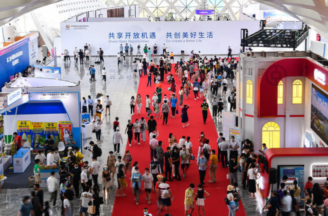 “疫情要防住、经济要稳住、发展要安全”——习近平总书记引领高效统筹疫情防控和经济社会发展述评