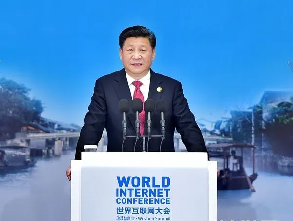 习近平：以时代新风塑造和净化网络空间