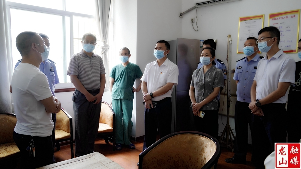 周胜益到城区督导疫情防控和区域核酸检测采样工作