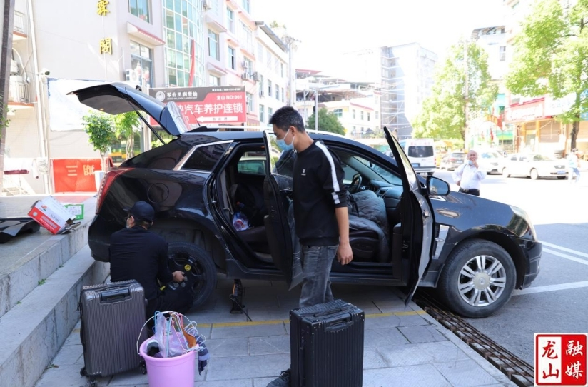 大疫来临时，一座城市静默里的温度  ——龙山县全域静默管理期间外地滞留旅客服务工作速写