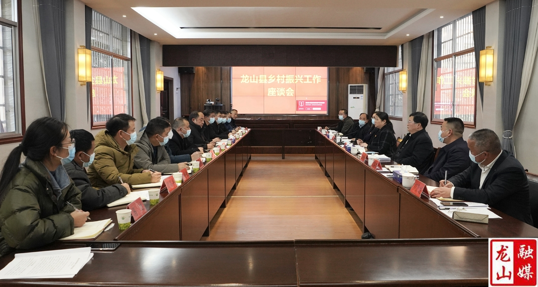 时荣芬调研乡村振兴工作