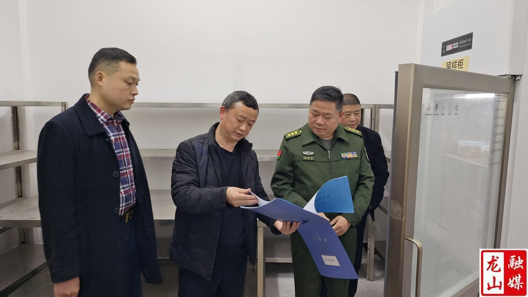 赵银河到第二小学督导食品安全工作