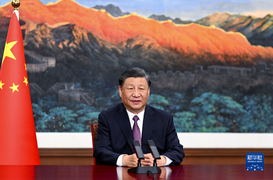 习近平出席欧亚经济联盟第二届欧亚经济论坛全会开幕式并致辞