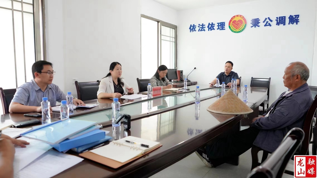 时荣芬到茨岩塘镇开展下访接访工作