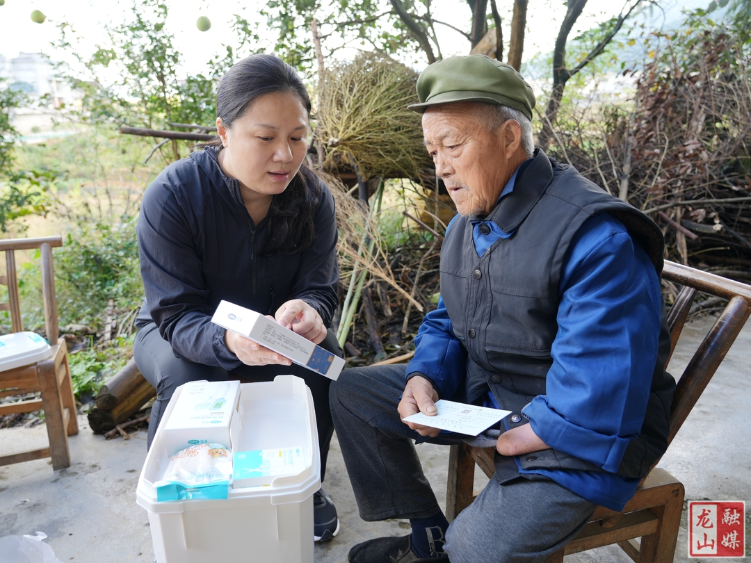 省残联一行来县开展困难重度残疾人结对帮扶工作