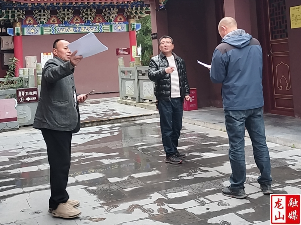 县住建局选派14名工程技术人员到实地开展危旧房安全性初判