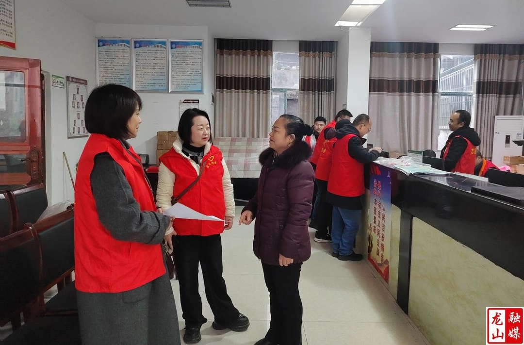 县机关事务服务中心进社区开展志愿服务活动
