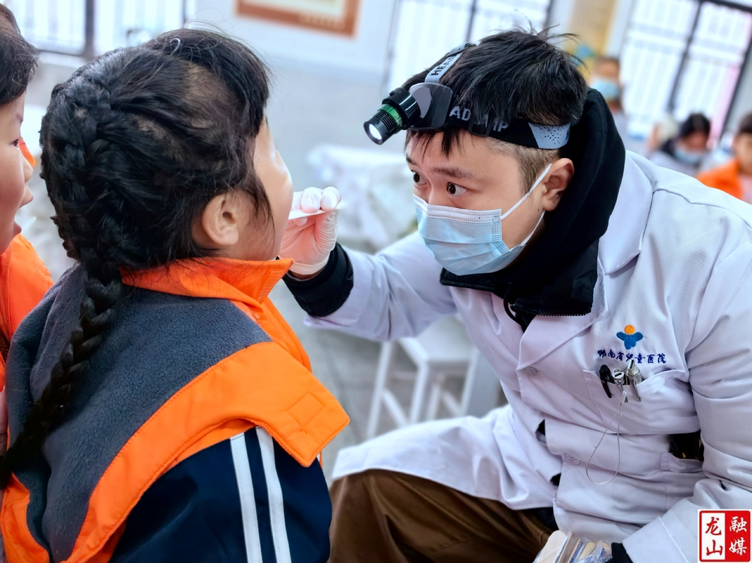 团县委联合省儿童医院开展第三批“先心病”筛查