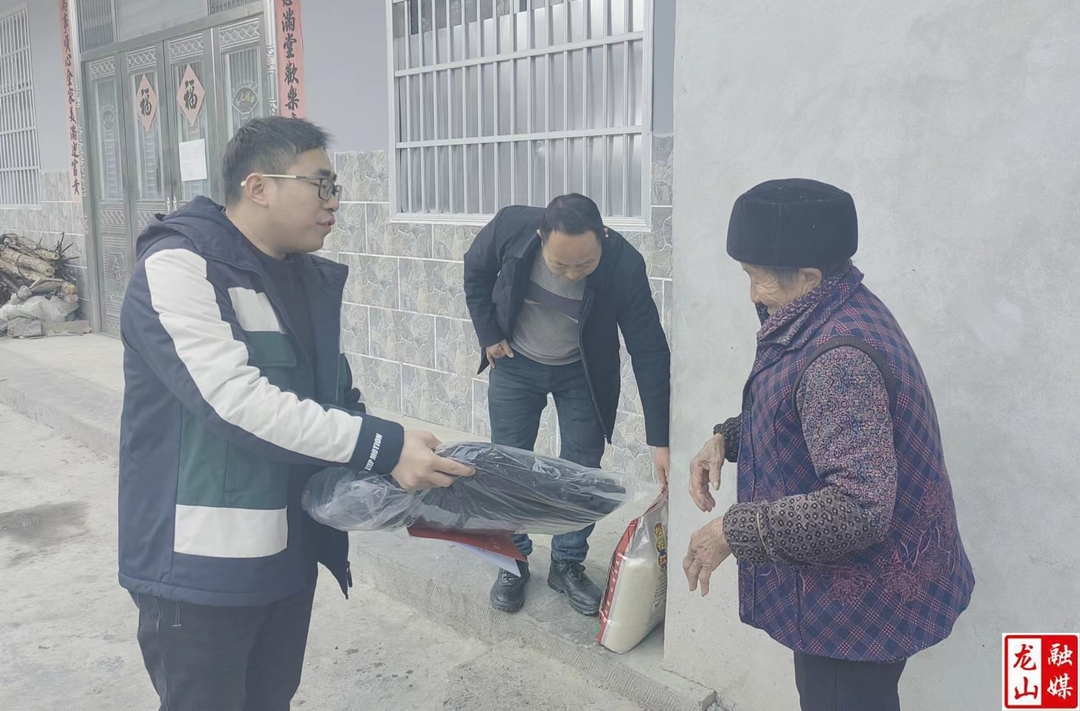 县文旅局开展走访慰问活动