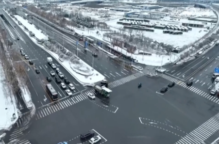 湖南全力防范应对低温雨雪冰冻天气 全省电网运行、交通运输总体平稳