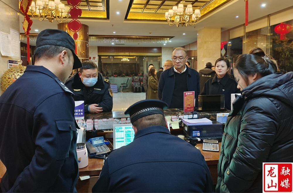 龙山县开展“利剑护蕾·雷霆行动”重点场所联合突击执法检查行动