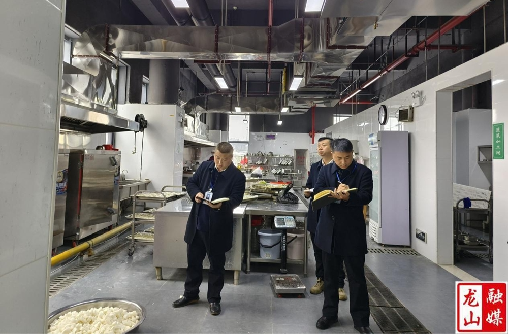 县行政审批服务局开展安全生产和消防安全隐患专项整治活动