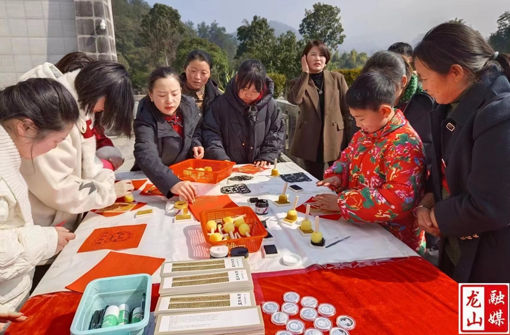 里耶镇：新春拓福 博物馆里过大年