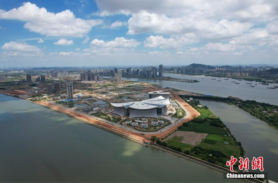 大机遇 大文章｜金、银、蓝、绿、红 你眼中的粤港澳大湾区是什么颜色？