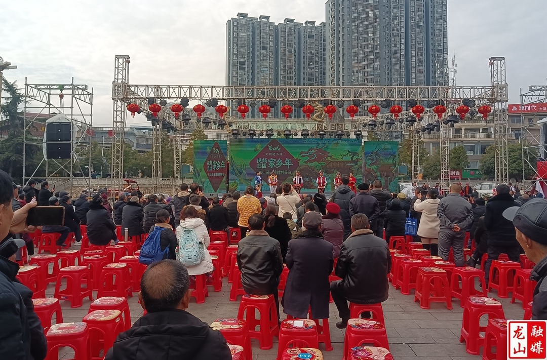 龙山：三棒鼓”闹“新春